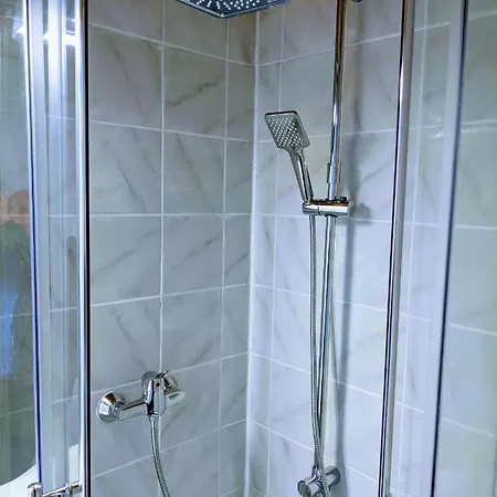 108 Alexandria 30m2 アパート