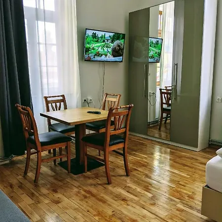 108 Alexandria 30m2 アパート