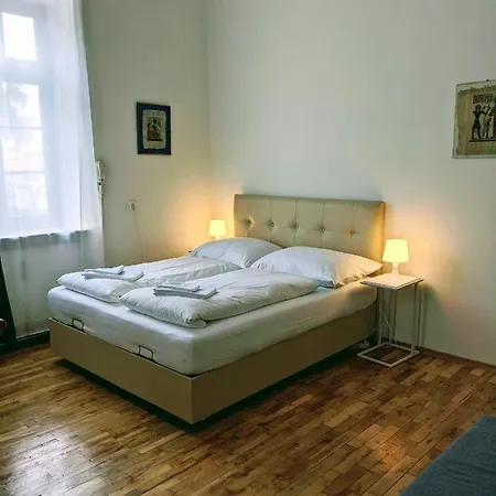 108 Alexandria 30m2