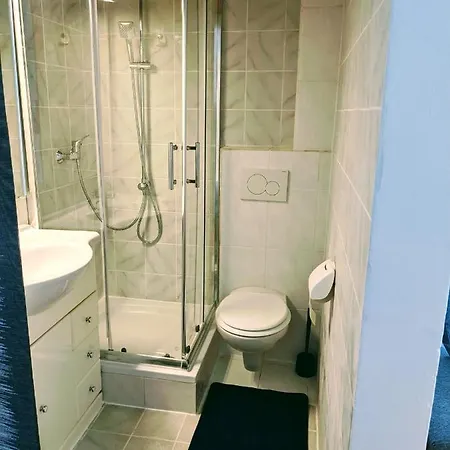 108 Alexandria 30m2 *