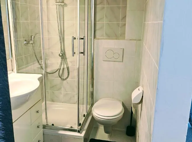 108 Alexandria 30m2 *